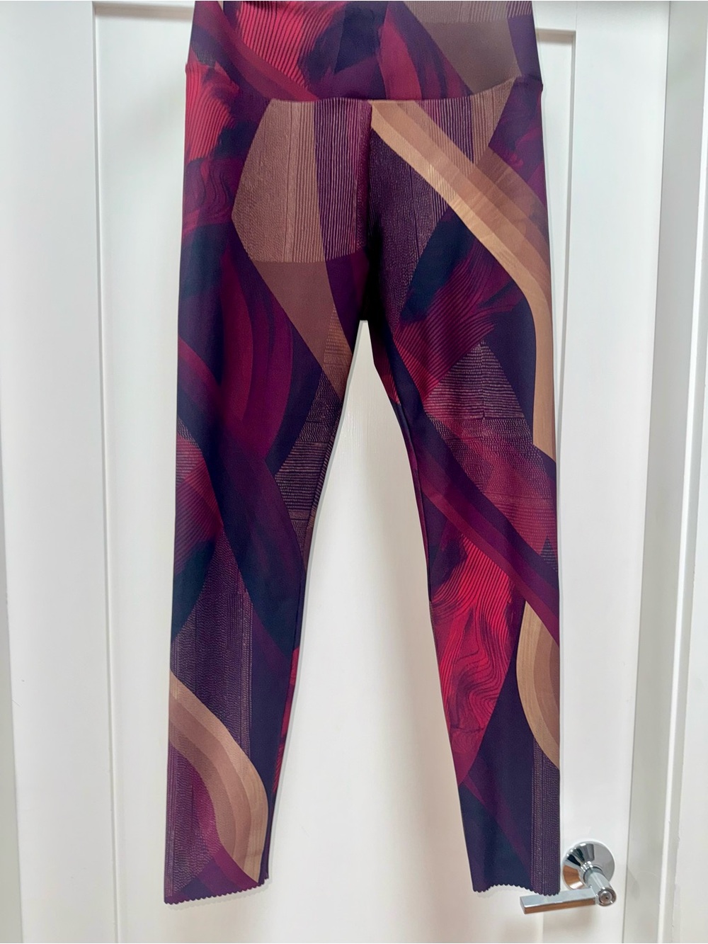 Women’s Oysho Patterned Active Legging - Burgundy & Tan- Gorgeous Colors, Medium